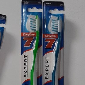 تصویر مسواک اورال بی غیراصل Oral B مدیوم medium در 2رنگ بزرگ بزرگسال اورالبی oralb 