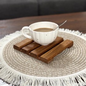 تصویر زیرلیوانی چوبی راه راه 