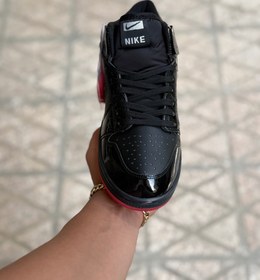 تصویر کتانی نایکی ایر جردن ۱ ساقدار زنانه رنگ مشکی قرمز 