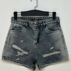 تصویر شلوارک لی با پارچه ترک 