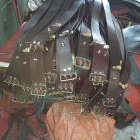 تصویر کمربندافسری ۵ سانت چرم بلغاری یراق کامل برنجی 