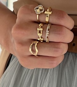 تصویر انگشتر تاج نگین‌‌دار 