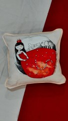 تصویر کوسن طرح دختر رویایی همراه بالش سایز30*30 