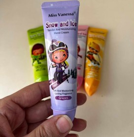 تصویر کرم دست - سبز 