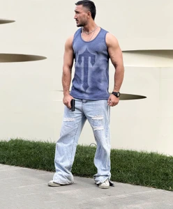 تصویر فروشگاه پوشاک ورزشی بوفالو