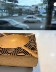 تصویر زیر سیگاری چوبی خاص 