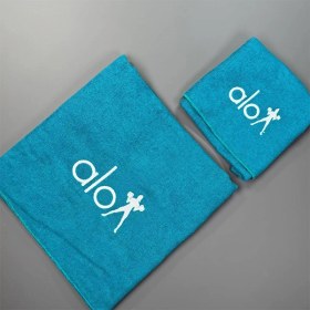 تصویر ست حوله ورزشی دو تیکه در دو سایز ۳۰*۷۰ و ۶۰*۱۲۰ 