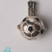 تصویر آویز لاکت توپ فوتبال 