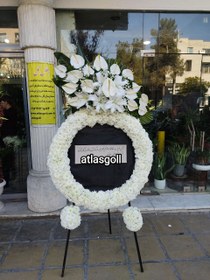 تصویر تاج گل حلقه ای ترحیم ماندگار 