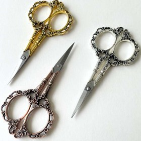 تصویر قیچی گلدوزی طرح شکوفه 