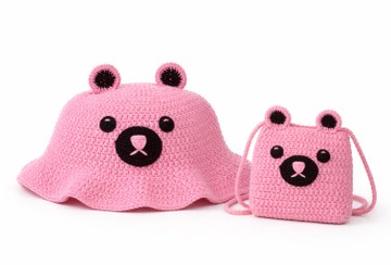 تصویر کلاه و کیف دست بافت صورتی 