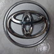 تصویر تورینگی چرخ ماشین تویوتا بچه قالپاق درپوش وسط تو رینگی مدل toyota camry آرم مارک لوگو لاستیک خودرو مناسب رینگ فابریک 