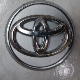 تصویر تورینگی چرخ ماشین تویوتا بچه قالپاق درپوش وسط تو رینگی مدل toyota camry آرم مارک لوگو لاستیک خودرو مناسب رینگ فابریک 