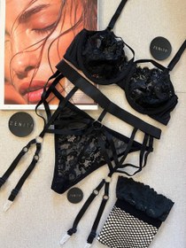 تصویر ست لباس زیر زنانه فانتزی شورت و سوتین فنردار به همراه جوراب و بند جوراب کد 9020 Women's lingerie