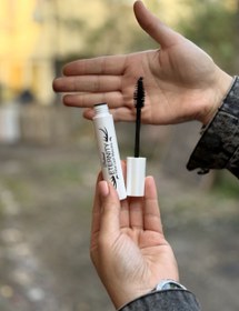 تصویر ریمل اترنتی ریمل اترنتی با فرمول حرفه‌ای، مژه‌ها رو بلند، پرپشت و مشکی عمیق می‌کنه بدون ریزش یا چسبندگی مناسب استفاده روزانه و مهمونی‌ها