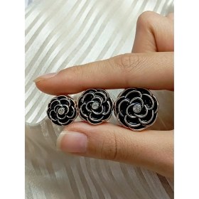 تصویر مگنت روسری رز مشکی 