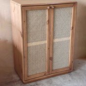 تصویر کمد لباس چوب روسی با حصیر بامبو 