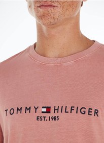 تصویر تی‌شرت مردانه گارنمن با رنگدانه تامی - 100% پنبه، صورتی برند Tommy Hilfiger Men's GarneMen'st Dye Tommy Logo T-Shirt - Cotton, Pink