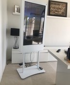 تصویر استند لمسی رستورانی هوشمند 