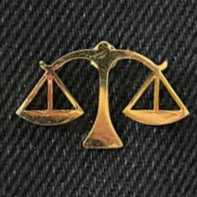 تصویر بج سینه قوه قضائیه 