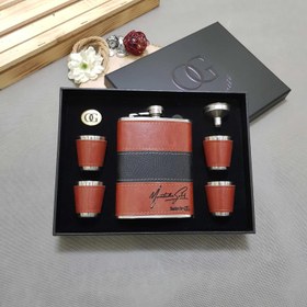 تصویر بطری جیبی چرم Leather pocket bottle