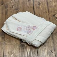 تصویر حوله تنپوش گلدوزی شده سوسن Lilium Design Needlework BathrobeTowel