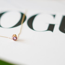 تصویر گردنبند طلا نگین طبیعی آمیتیست سایز کوچک 