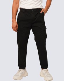 تصویر شلوار کمر راست مردانه با چندین جیب در رنگ مشکی تیره برند jack & jones Men's Multi-Pocket Straight Leg Cargo Pants in Very Black