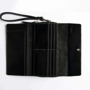 تصویر فروشگاه چرم احساس