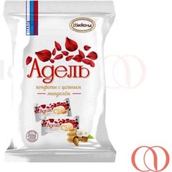 تصویر ویفر آدل آکوند با مغز کرم خامه ای و بادام وزن ۵۰۰ گرم 