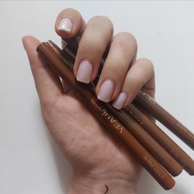 تصویر خط چشم قهوه ای 