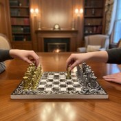 تصویر صفحه شطرنج سنگی با مهره رزین 