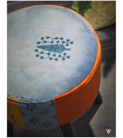 تصویر پاف پایه‌ دار مخمل 