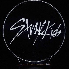 تصویر چراغ خواب طرح گروه استری کیدز Stray Kids ریموت دار 16 رنگ کد 1168 