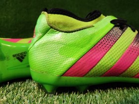 تصویر کفش کتونی فوتبال استوک دار چمنی اورجینال آدیداس سایز 40.5 Soccer shoes