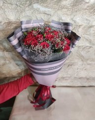 تصویر دسته گل مینیمال یک طرفه طرح شقایق 