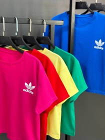 تصویر کراپ ورزشی زنانه مدل آدیداس در رنگبندی Adidas crop