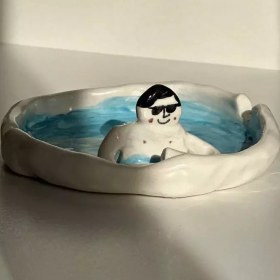 تصویر زیر سیگاری استخر 