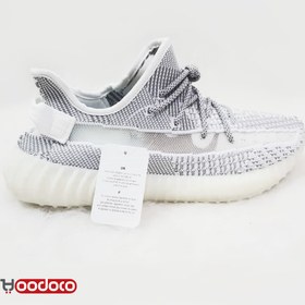 تصویر آدیداس یزی بوست ۳۵۰ سفید بند شب نما Adidas yeezy boost 350 white black light 