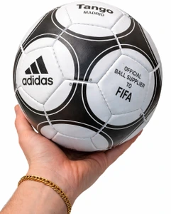 تصویر فروشگاه ورزشی