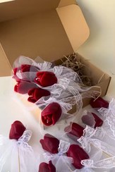 تصویر شمع گل لاله - سفید / با سیخ چوبی و پاپیون 