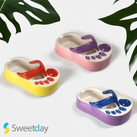 تصویر زیرسیگاری طرح دمپایی 