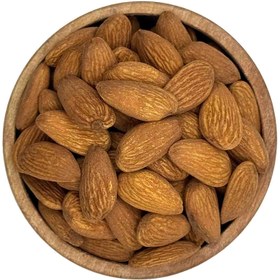 تصویر بادام درختی خارجی خام 