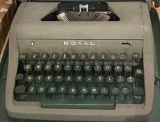 تصویر ماشین تایپ قدیمی کلکسیونی 
