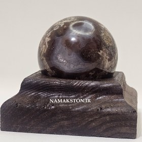 تصویر گوی عقیق 88 گرمی با پایه چوبی agate ball4