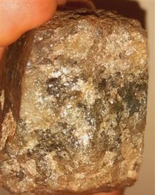 تصویر سنگ خام زمرد سبز کاملا طبیعی ایرانی 