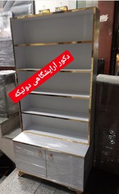 تصویر استند لاک و دکور آرایشگاهی دوتیکه سفید نوار طلایی 