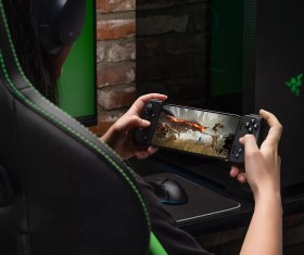 تصویر دسته بازی موبایل ریزر مدل RAZER KISHI V2 مخصوص اندروید RAZER KISHI V2 FOR Android Mobile Gaming Controller