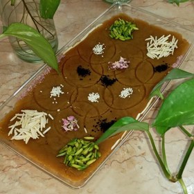 تصویر حلوا سنتی با ارده و دارچین 