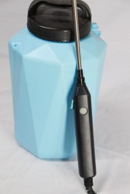 تصویر سمپاش شارژی ظرفیت ۱۰ لیتر باتری‌دار 